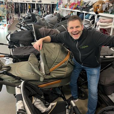 jacob og Katrine i deres Børneloppen butik