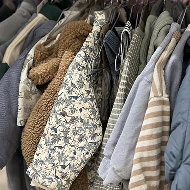 Stand med tøj i Børneloppen Aarhus