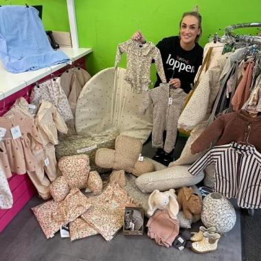 jacob og Katrine i deres Børneloppen butik