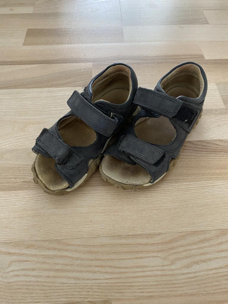 arauto rap, sandaler, 29