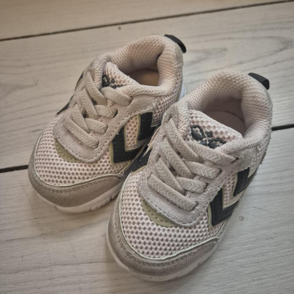 Hummel sneakers str 19