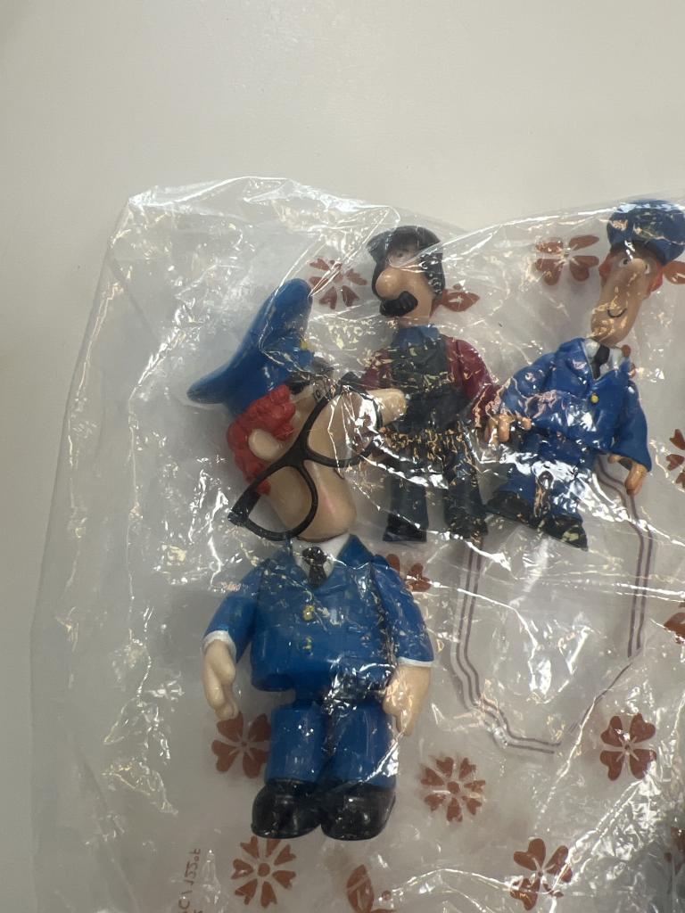 Postmand Per figur pose