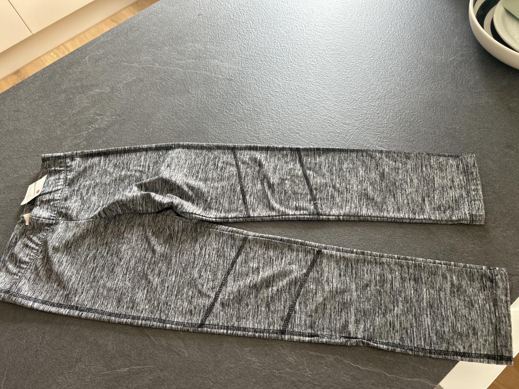hm gymbuks grå 140