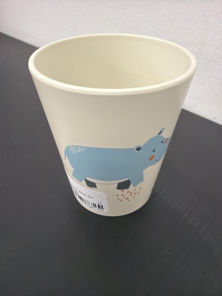 Á table barnekop dyr