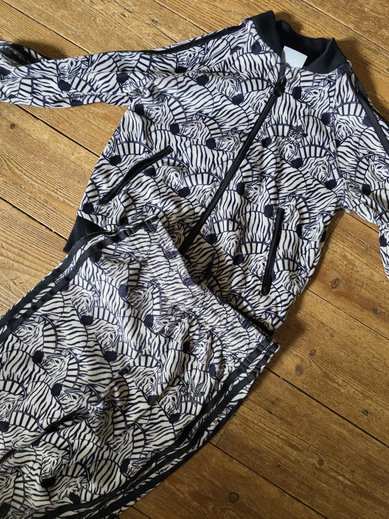 ADIDAS velour sæt 2-3y