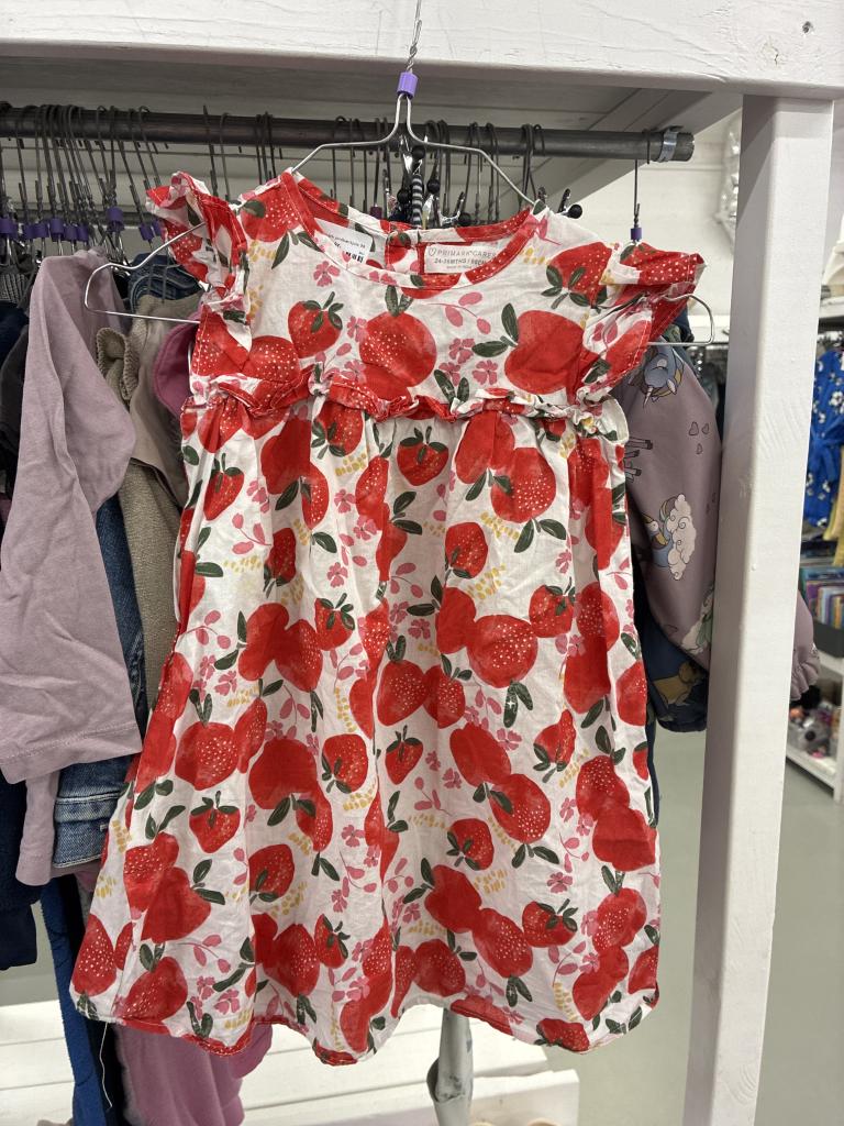 Primark jordbærkjole 98