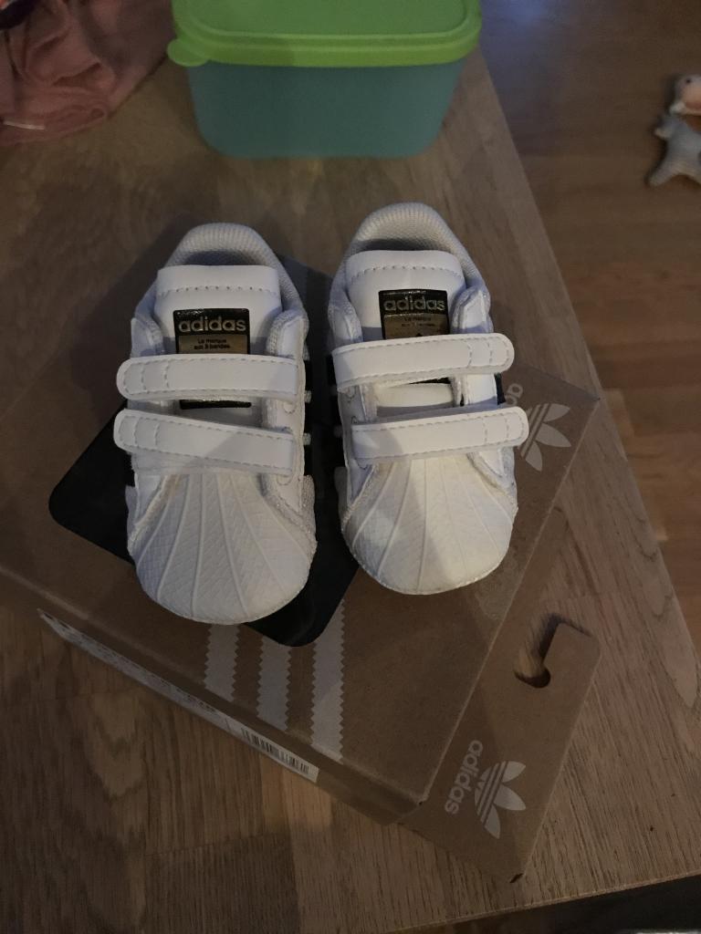 Adidas superstar hvid 17