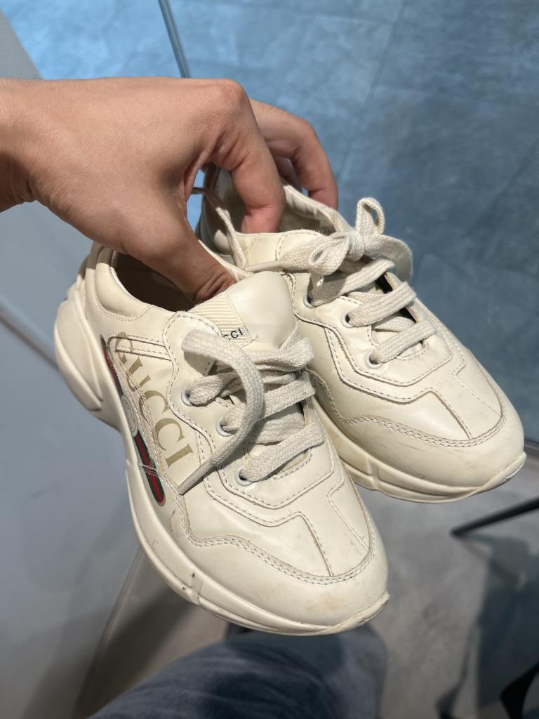 Gucci sneakers str. 28