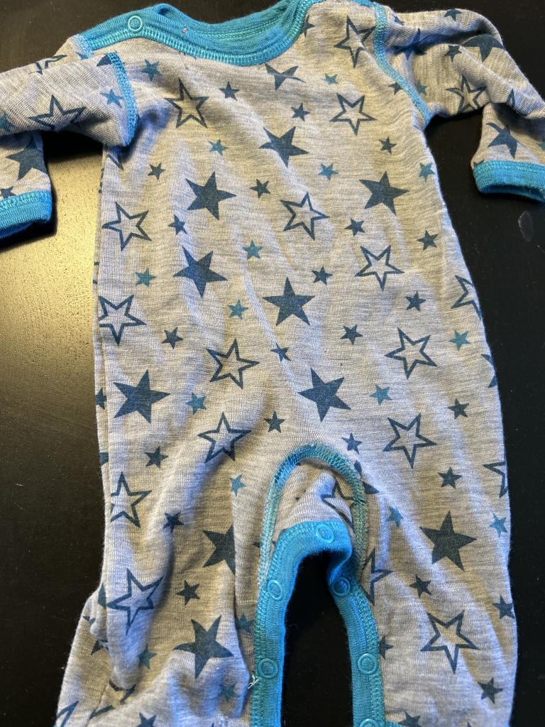 808 grå stj ulddragt 56