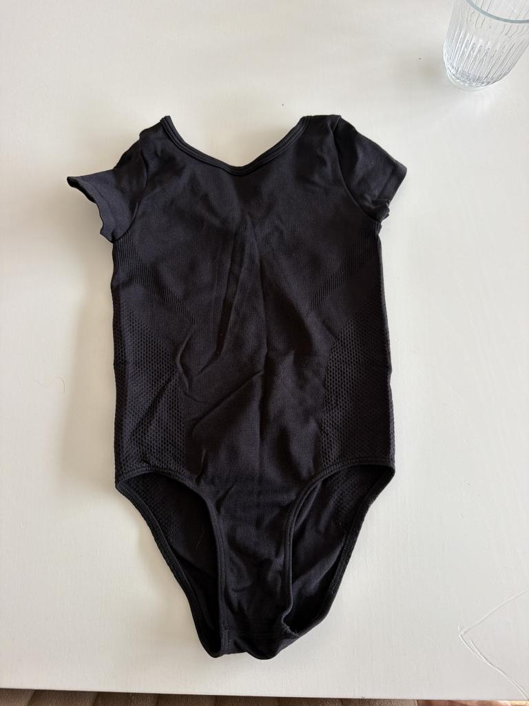 Ni gymnastik dragt 110