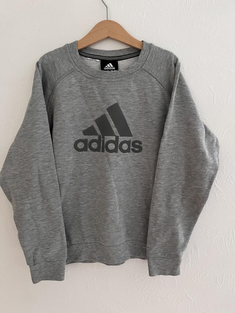 Adidas grå bluse 140