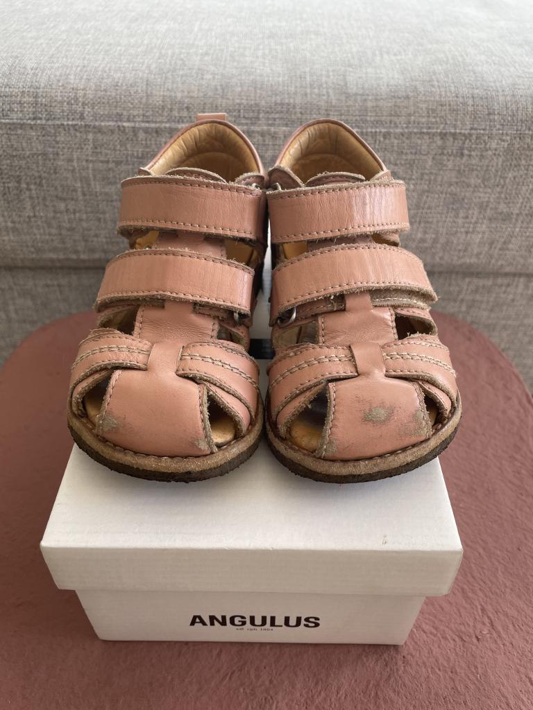 Angulus sandaler 24