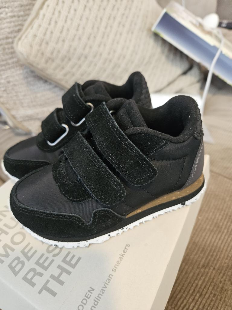 Woden nor suede sko 24