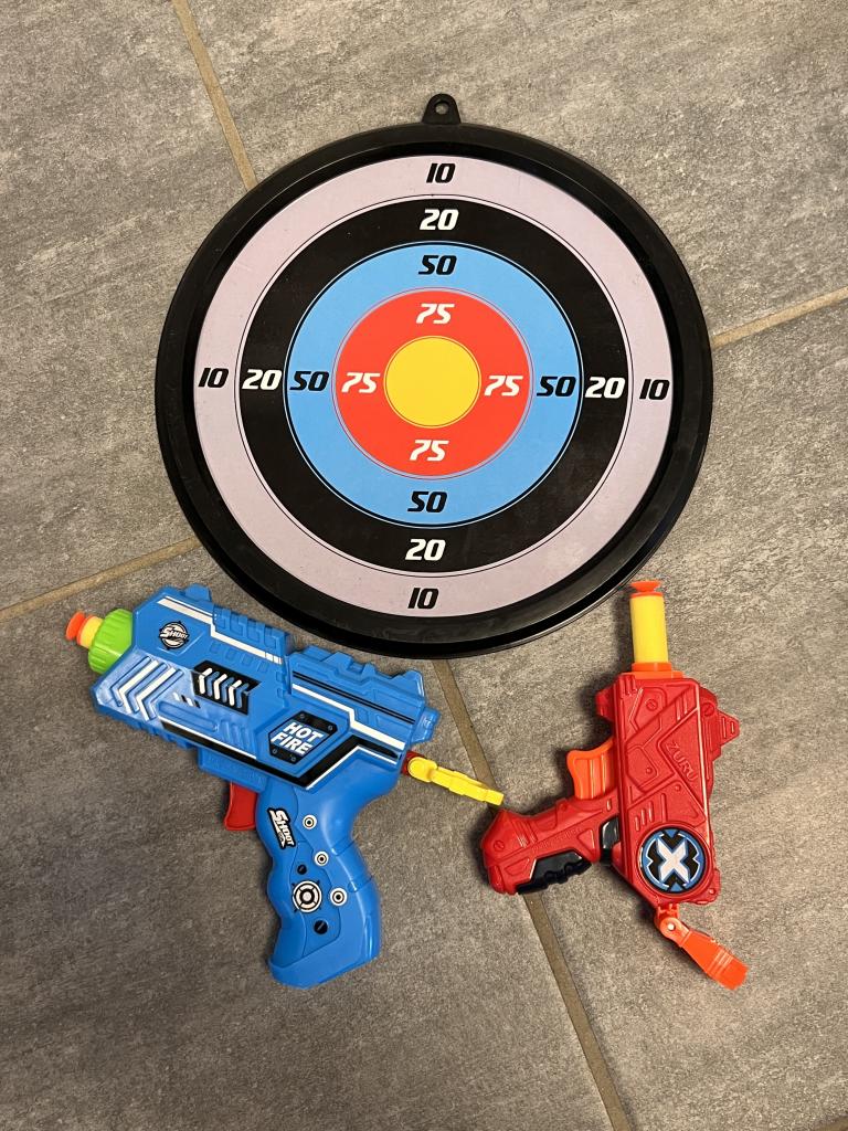 2 skumpistoler+skydeski