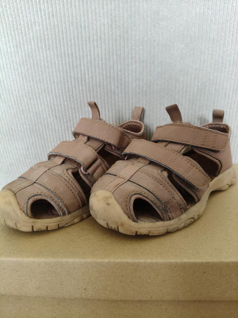 Hummel brun sandal 28