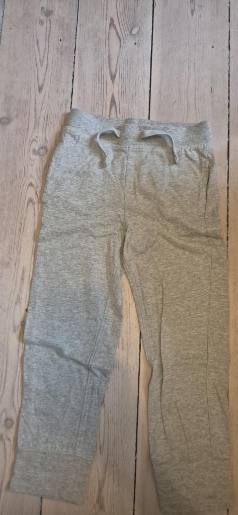 GAP grå jogging 5år