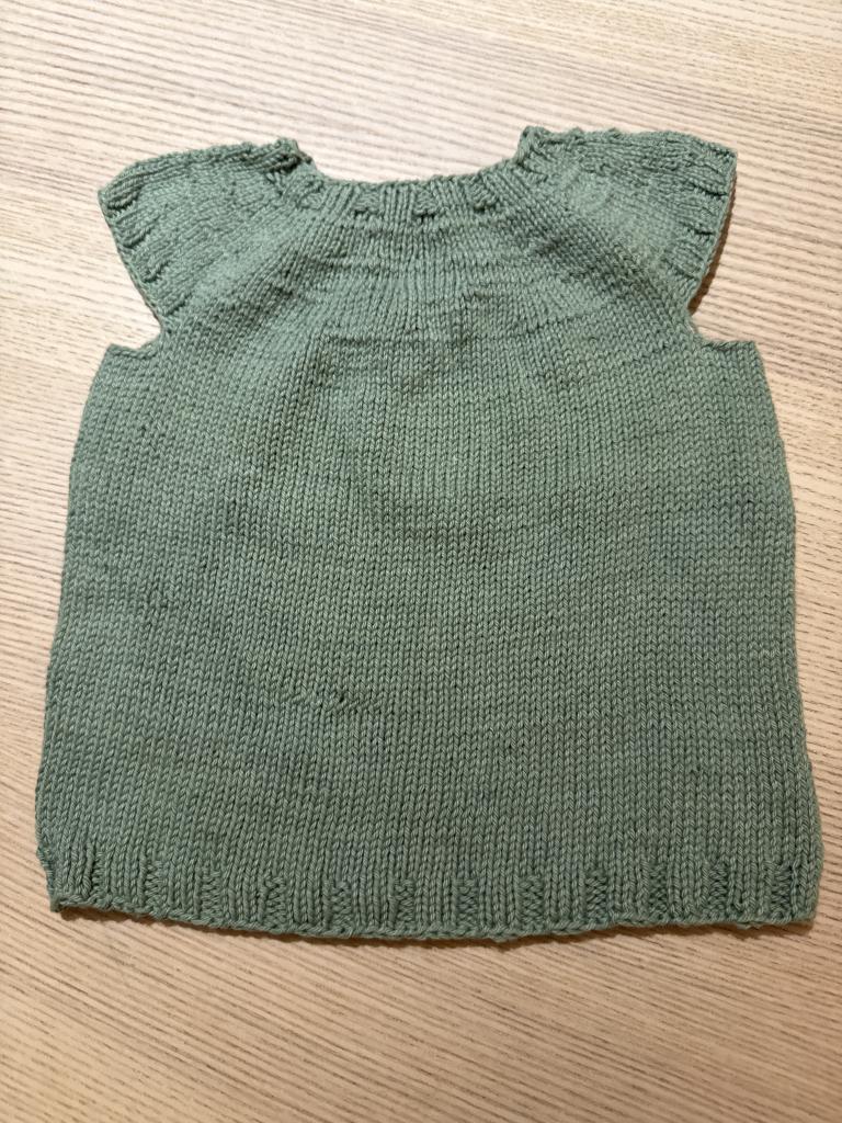 Hj.strik vest grøn 1-2 år