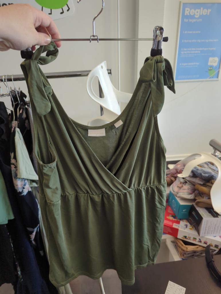 Mamalicious top M