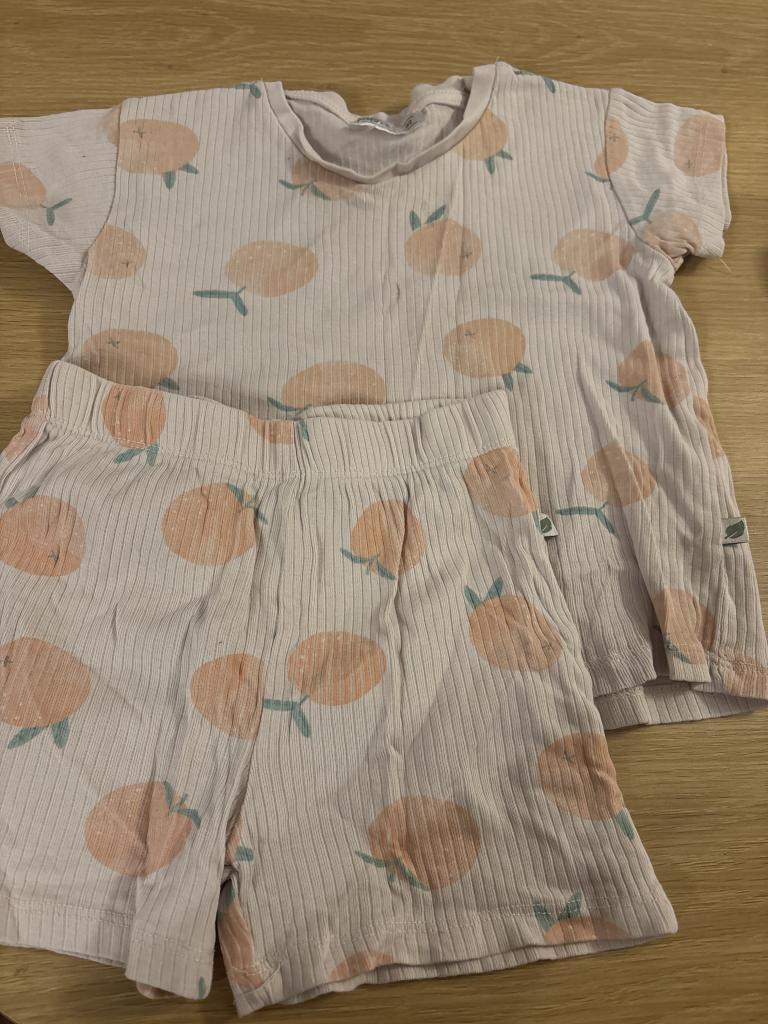 Appelsin shorts sæt 92