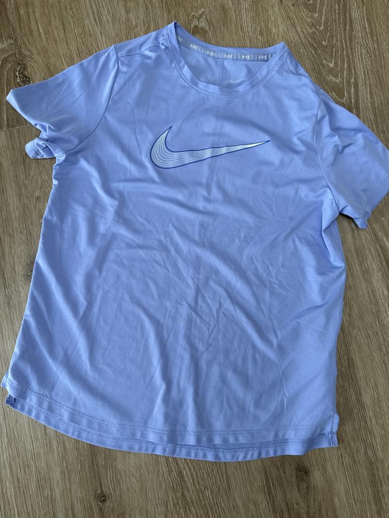 Nike t-shirt 146