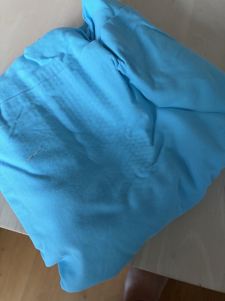 Underlagtremmesengblå