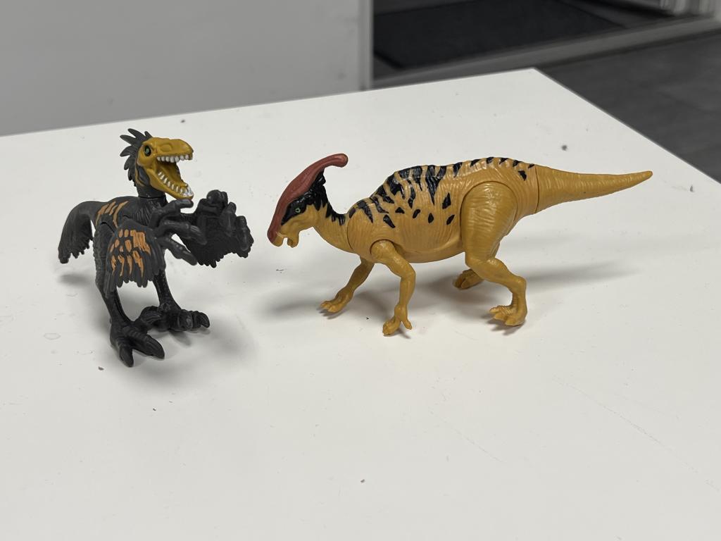 2 bevægelige dinoer