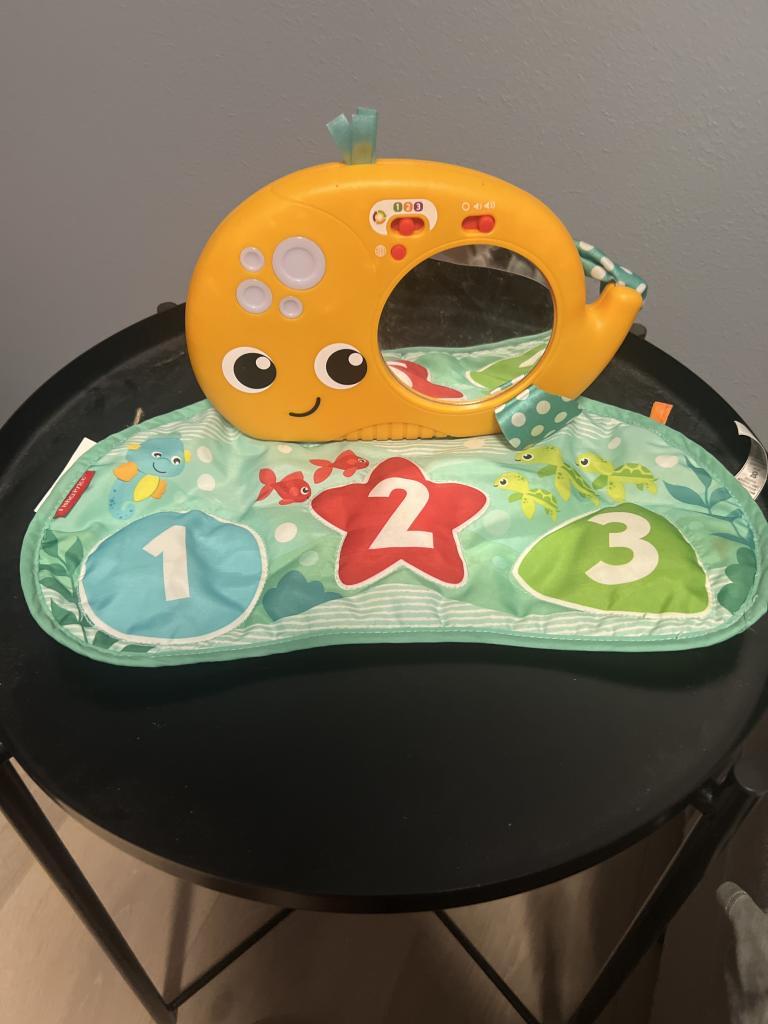 Fisher-Price hval