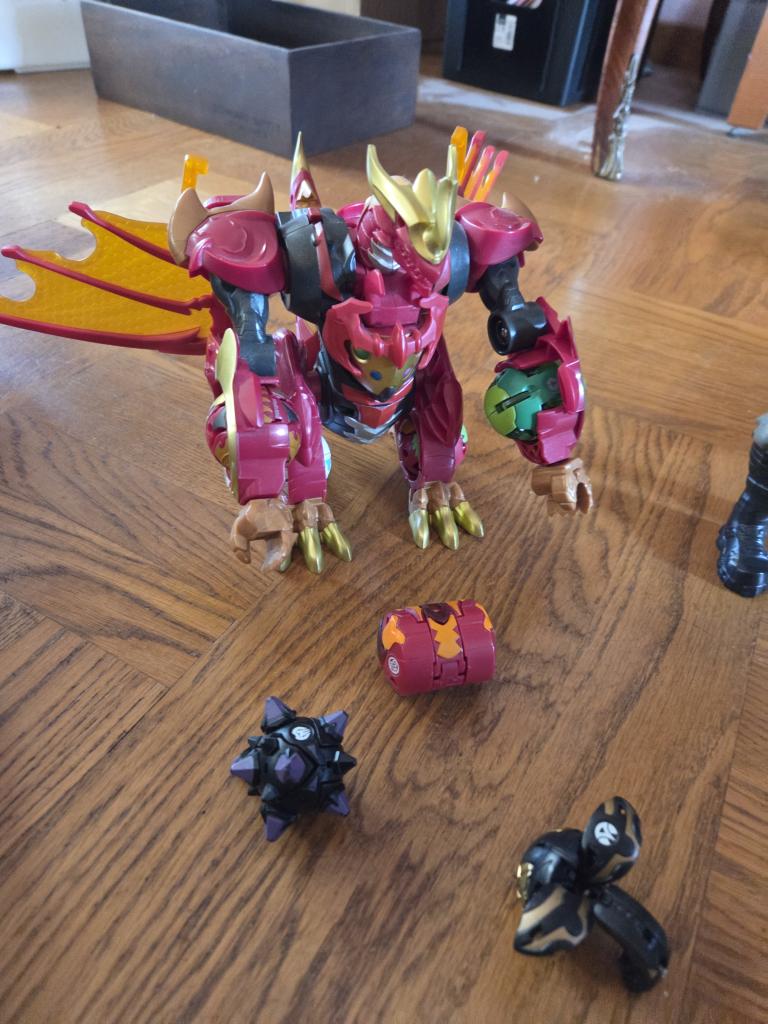 Bakugan drage + 8kugler