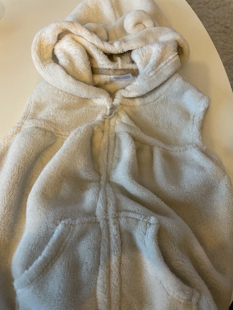 Carter hvid vest 2 år