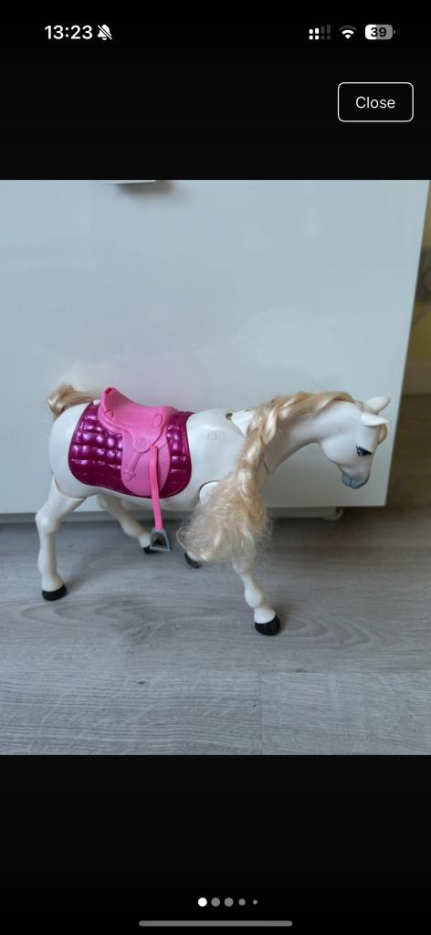 Interactive Barbie hest
