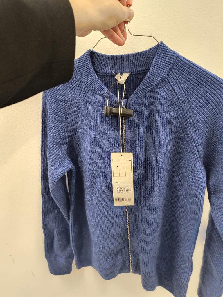 Arket cardi uld ny 134