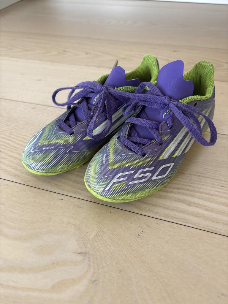 Adidas fodboldstøvle, 31