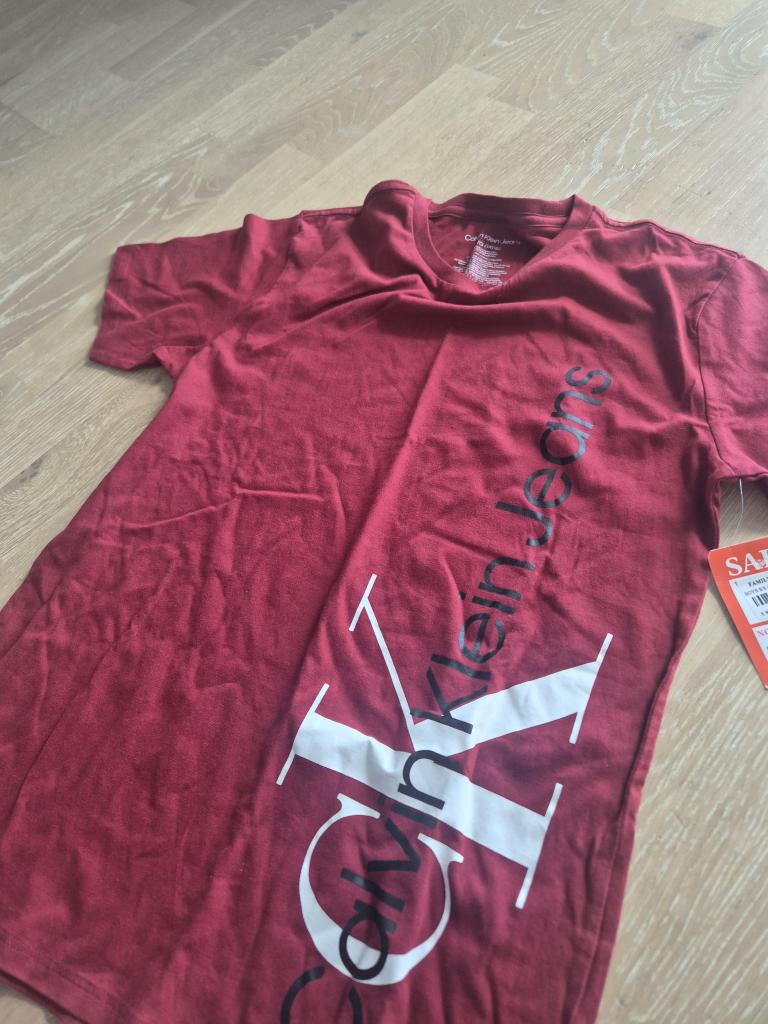 Ck rød tshirt 14/16