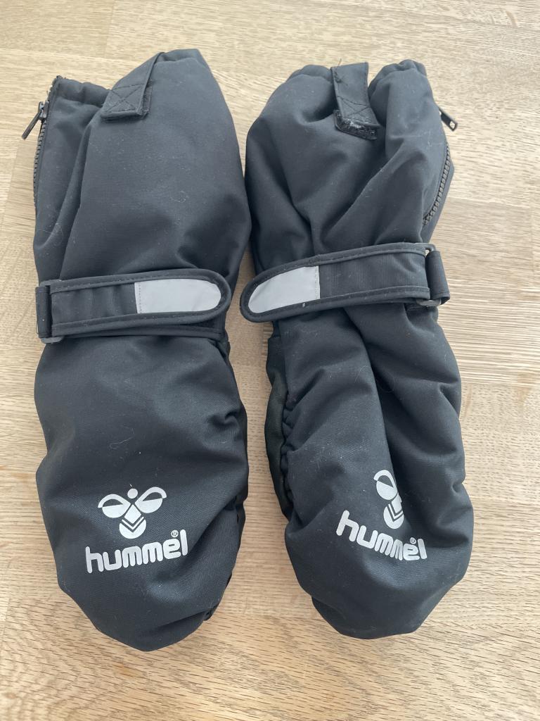 Hummel 12 luffe sort