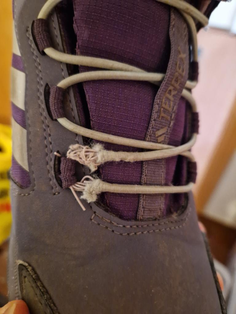 Adidas støvle 35 obs