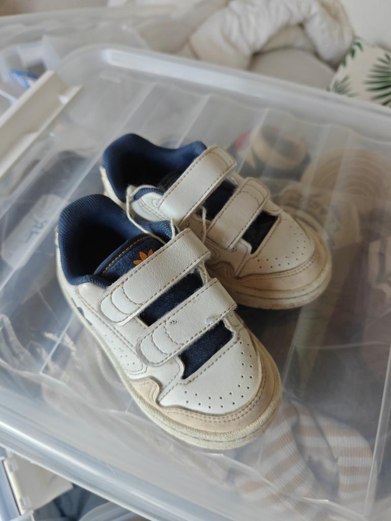 Adidas sneakers 23,5