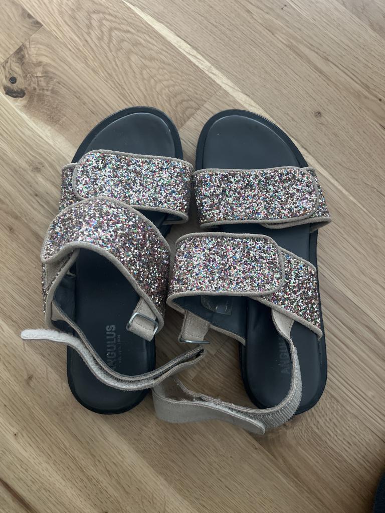 Angulus sandaler 34
