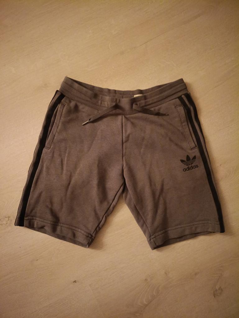 Adidas shorts grå 134