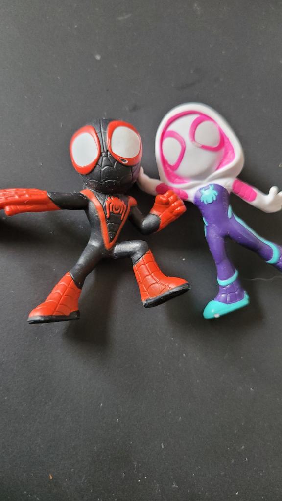 2 Små spiderman figurer