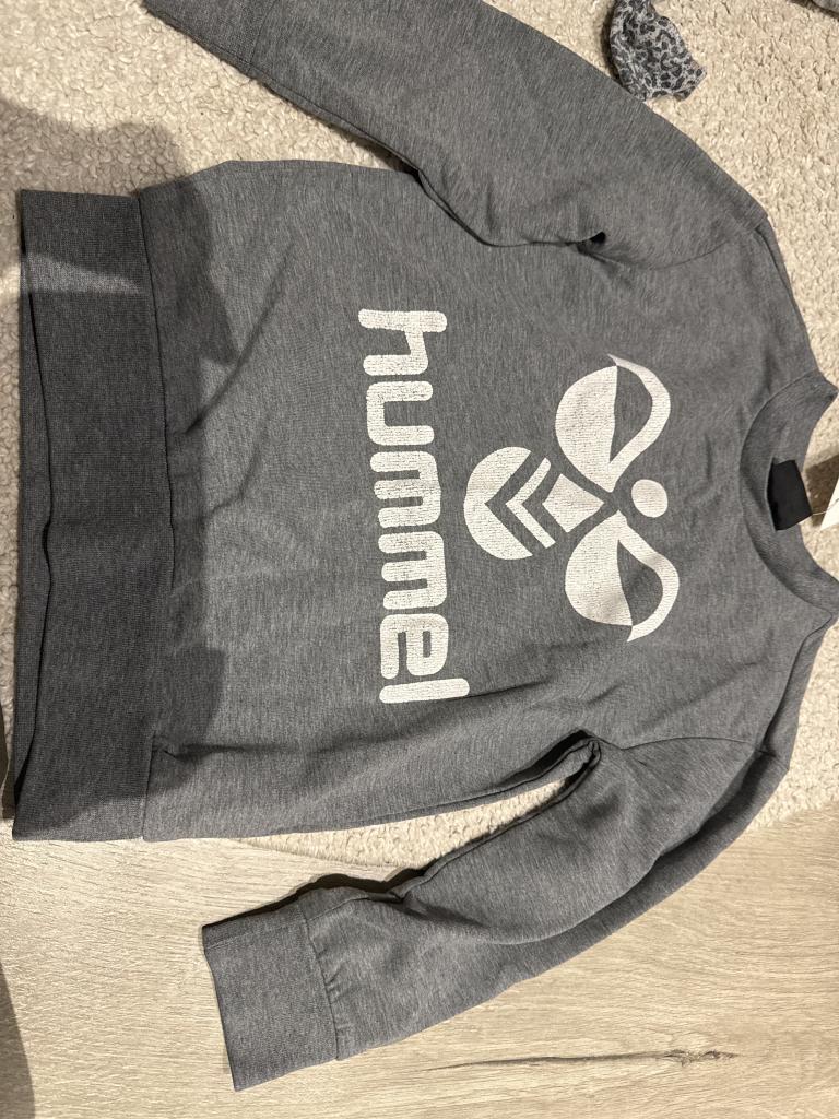 Hummel trøje grå s.104