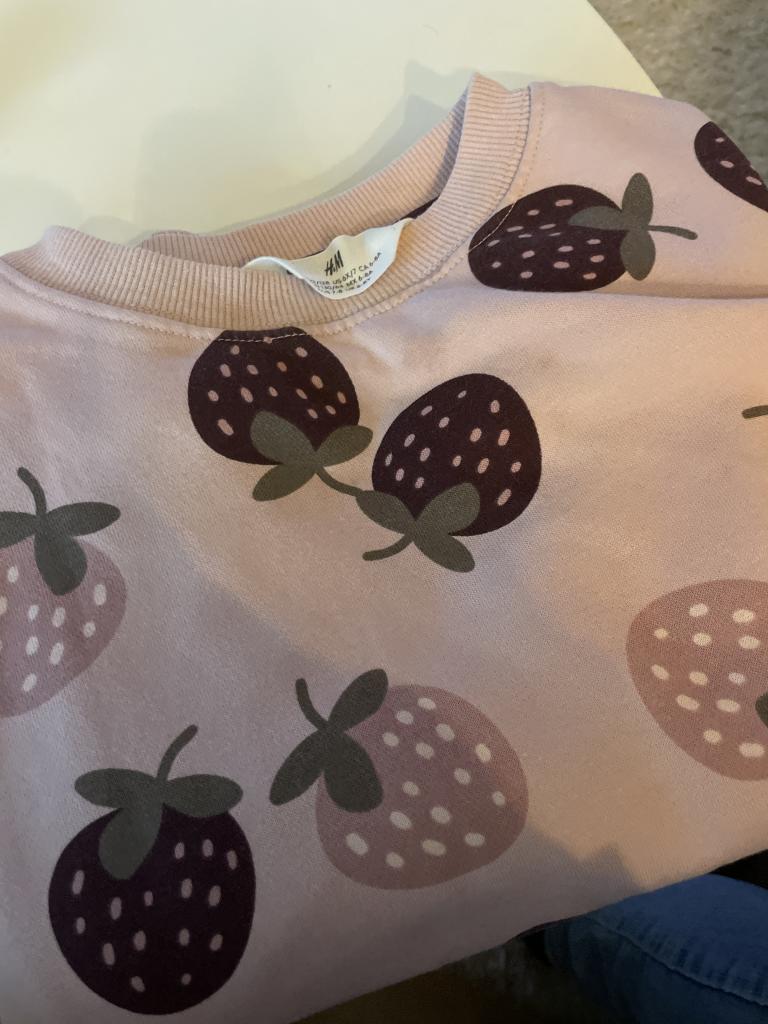 Bluse H&M 122 jordbær