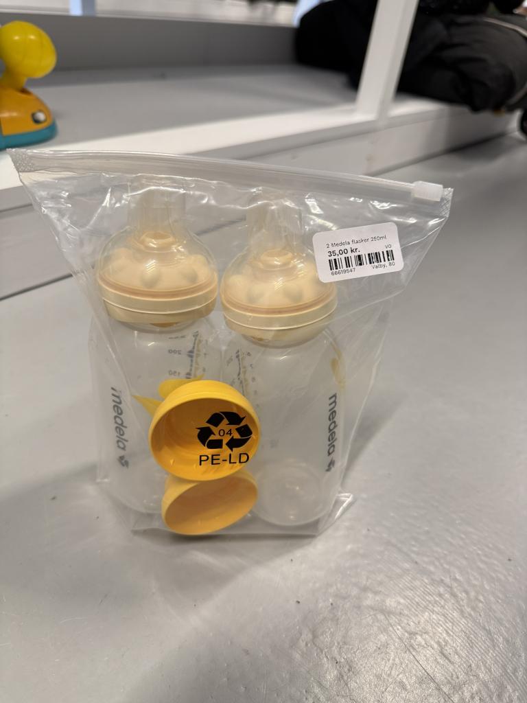 2 Medela flasker 250ml