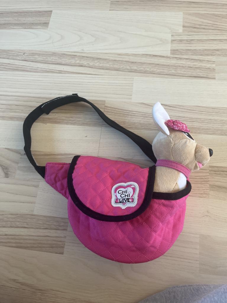 Chihuahua i bæltetaske