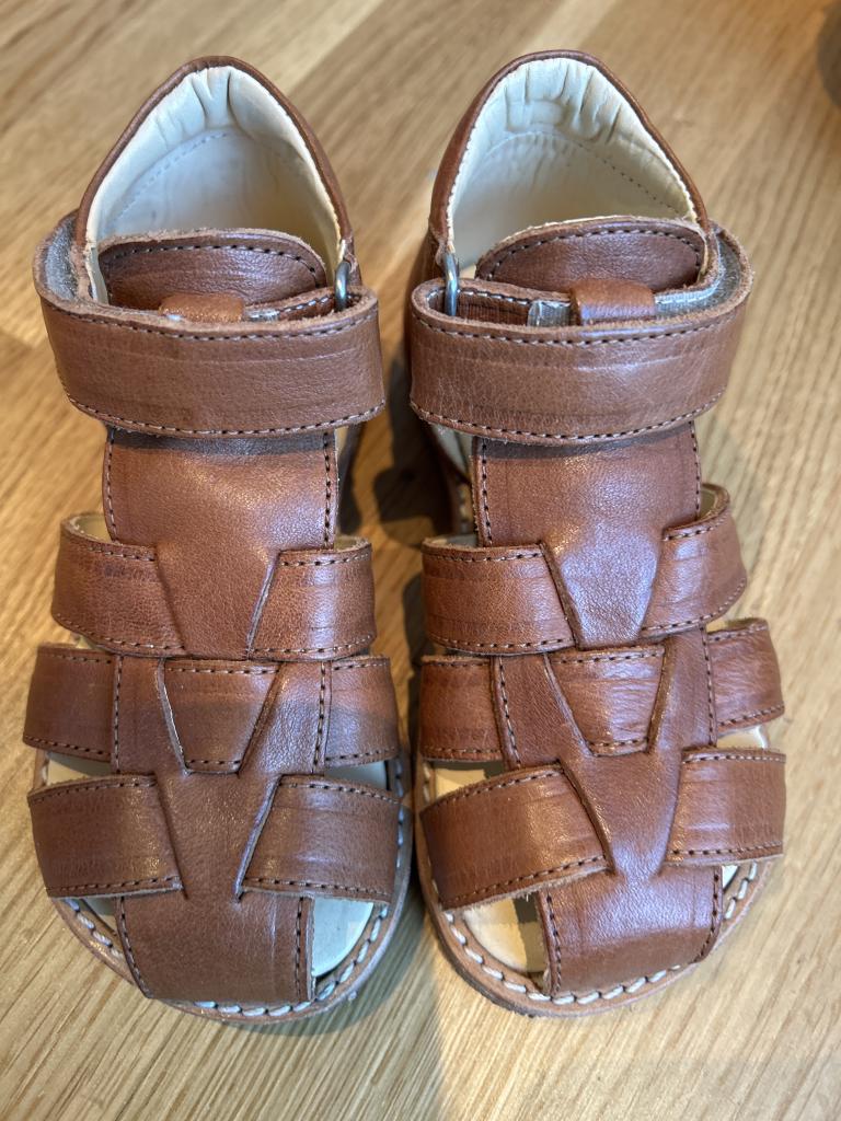 Angulus sandal camel 24