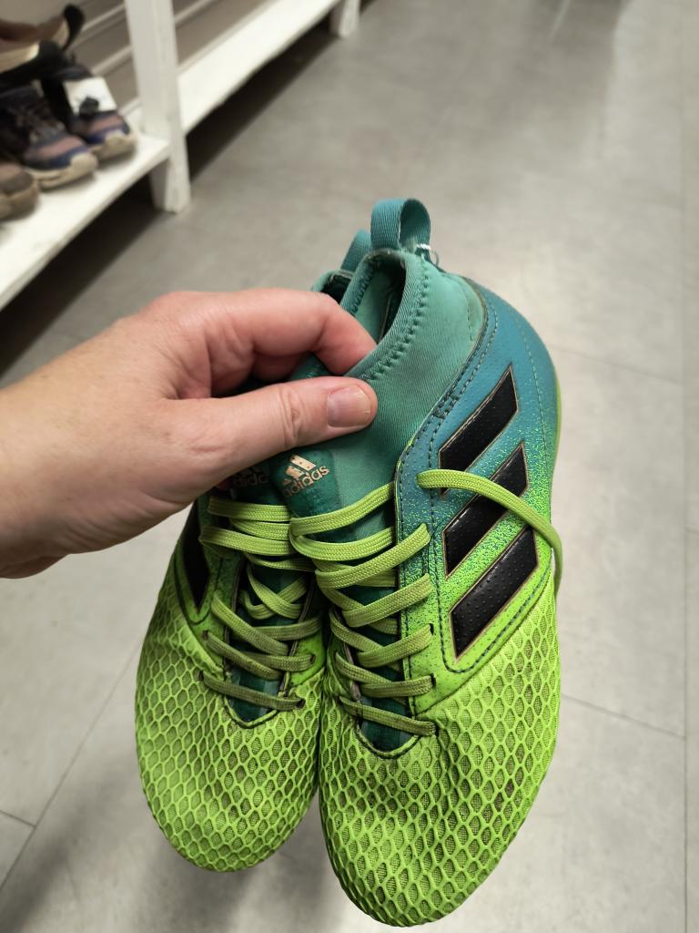Adidas fodboldstøvler35