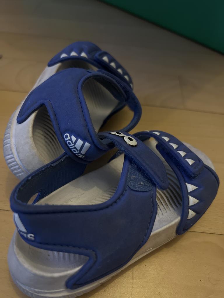 Adidas sandaler str 20