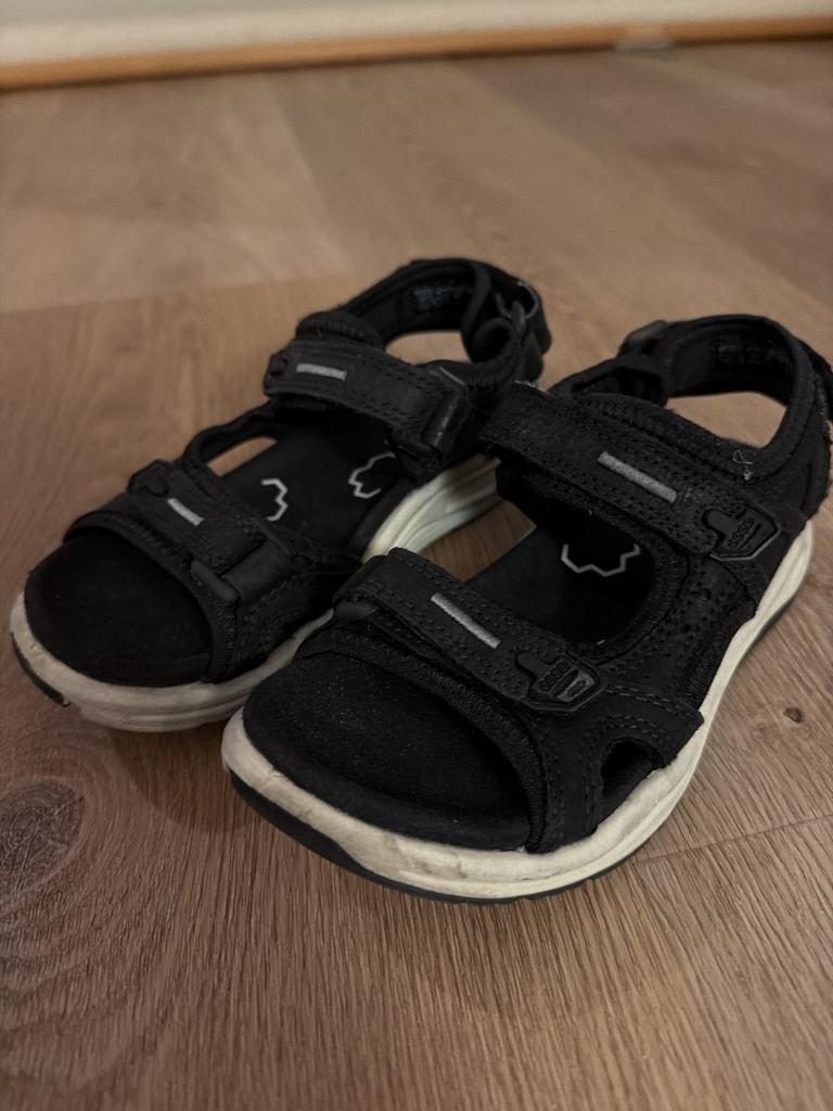 Ecco sandal 30