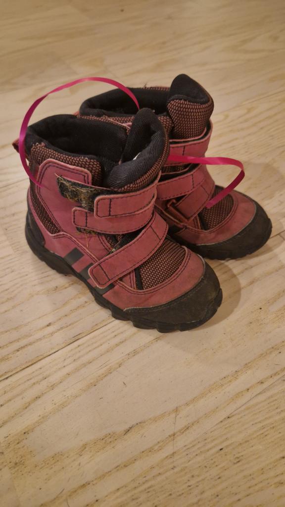 Adidas vinterstøvle 26