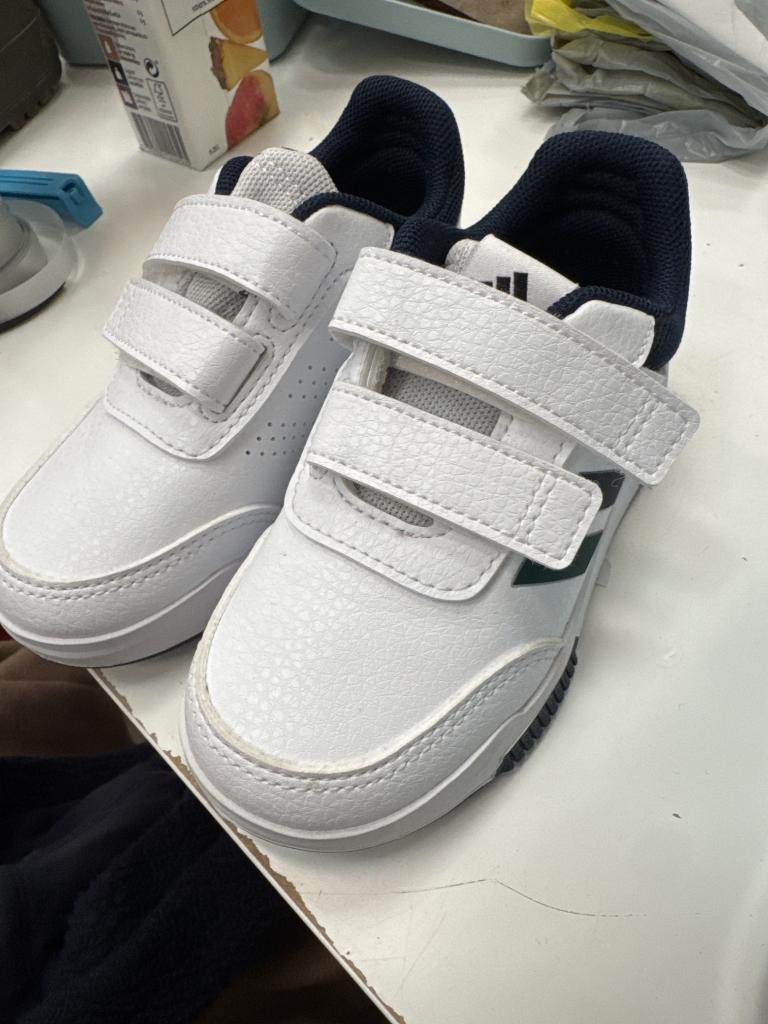 Nye Adidas sneakers 25