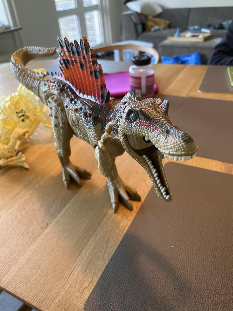 Dinosaur m lyd og bevæ